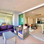 Large 3Br Apt With Beautiful Ocean Views