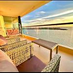 Large 3Br Apt With Beautiful Ocean Views