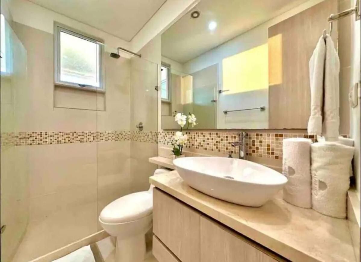 Large 3br With Beautiful Ocean Views