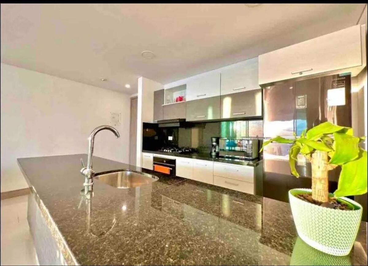 Large 3br With Beautiful Ocean Views Apartamento