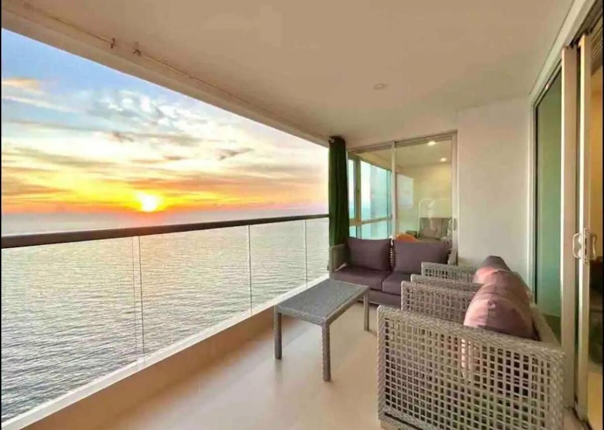 Large 3br With Beautiful Ocean Views Apartamento Cartagena