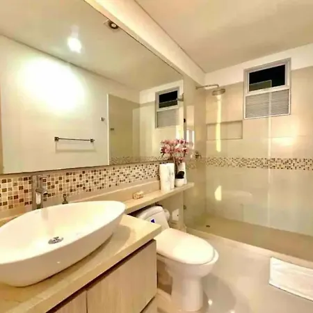 Large 3br With Beautiful Ocean Views *