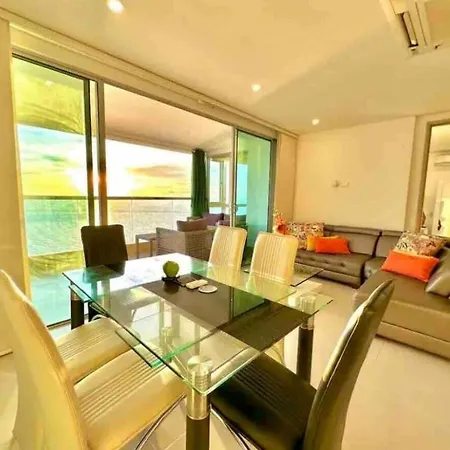 Large 3br With Beautiful Ocean Views Apartamento Cartagena