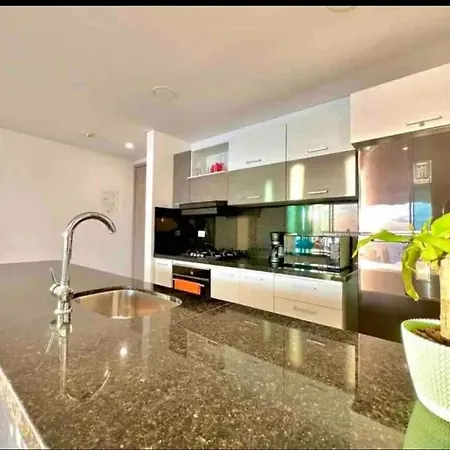 Large 3br With Beautiful Ocean Views Apartamento