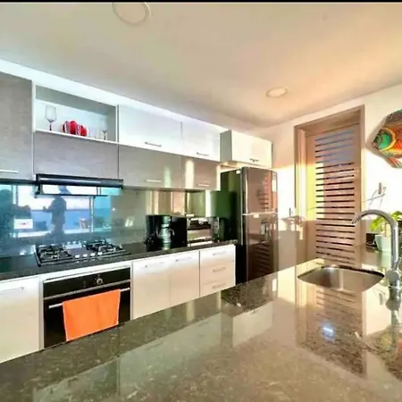 Large 3br With Beautiful Ocean Views Apartamento *